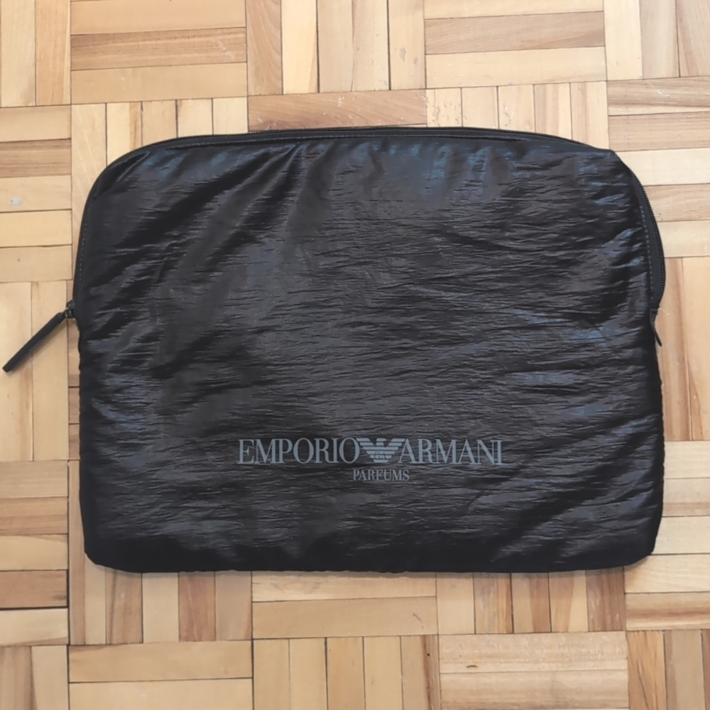 Emporio Armani parfums pouch